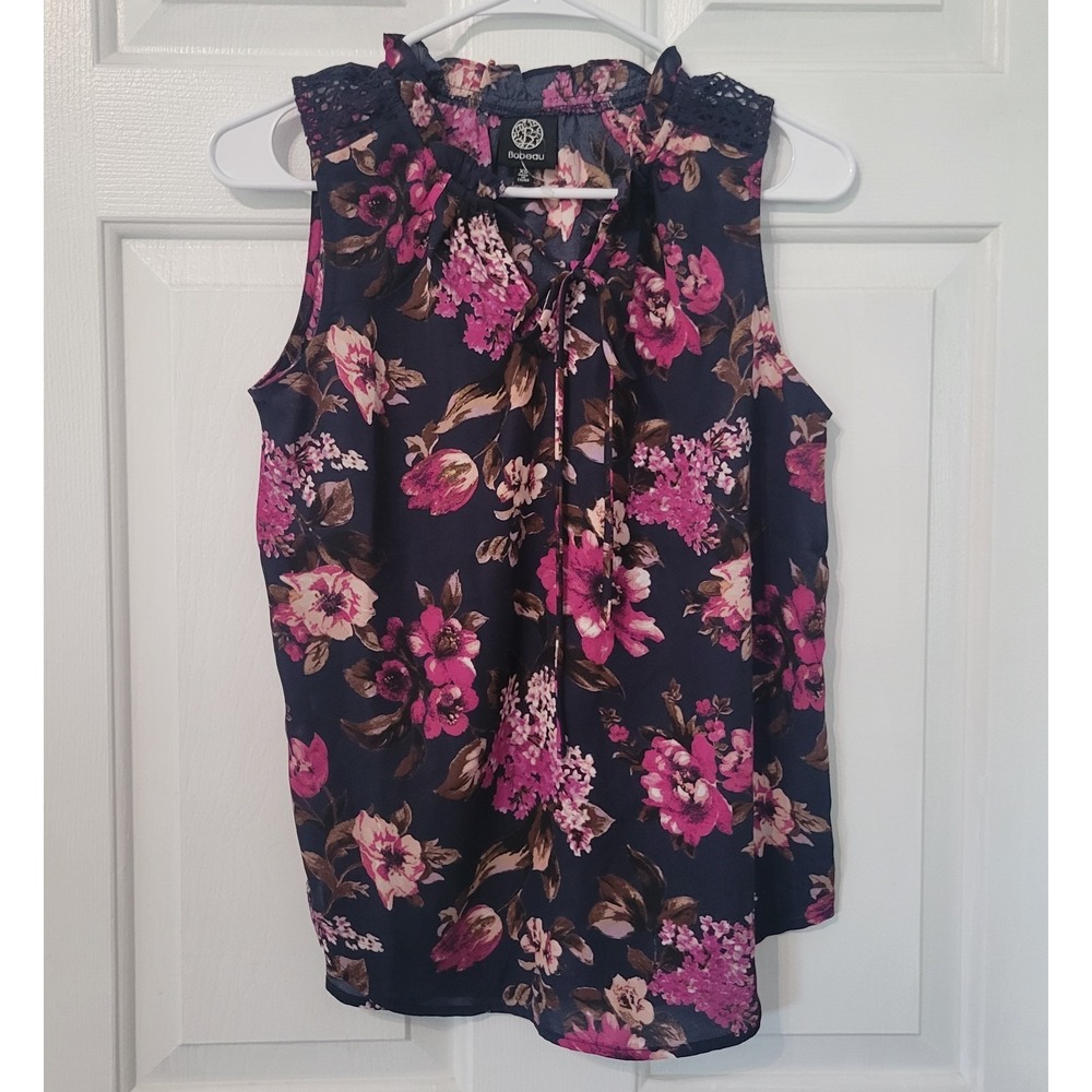 Bobeau XS NWOT Floral Sleeveless Blouse Navy Pink Tie Neck Lace Shoulder Top